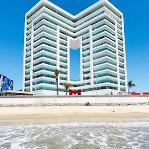 Excelente Departamento Con Vista Parcial Al Mar, Frente Al Malecon, Alberca Y Gimnacio Mazatlán
